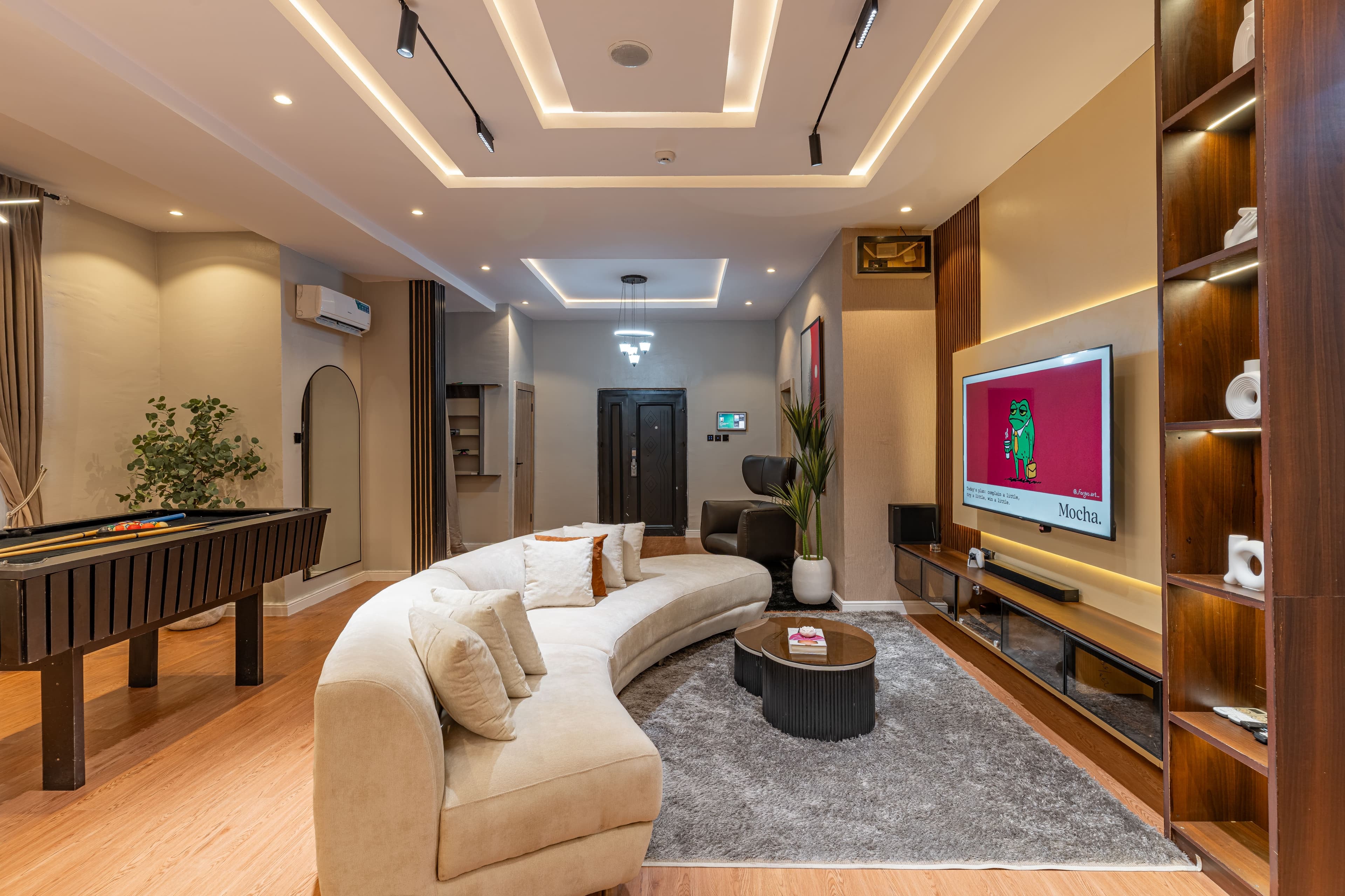 Luxury Spacious 3 Bedroom Smart House - Image 2