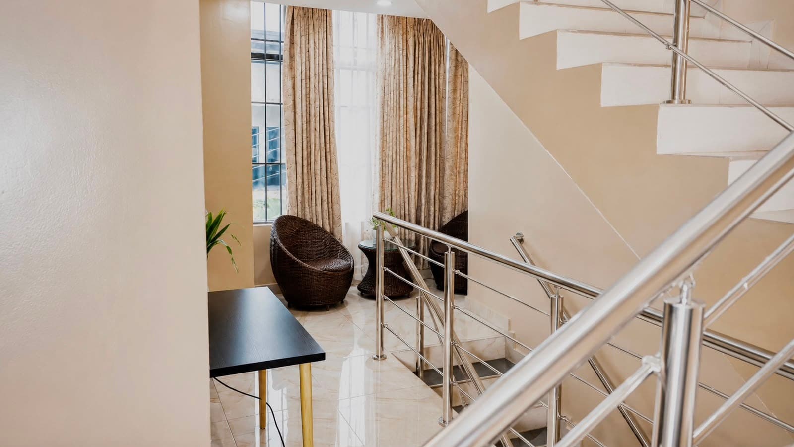 Rotzy 4-Bedroom Apartment - Image 5