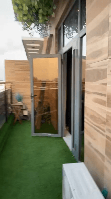 Midak Mews 1 - Luxury 2-Bed Penthouse Suite - Image 2