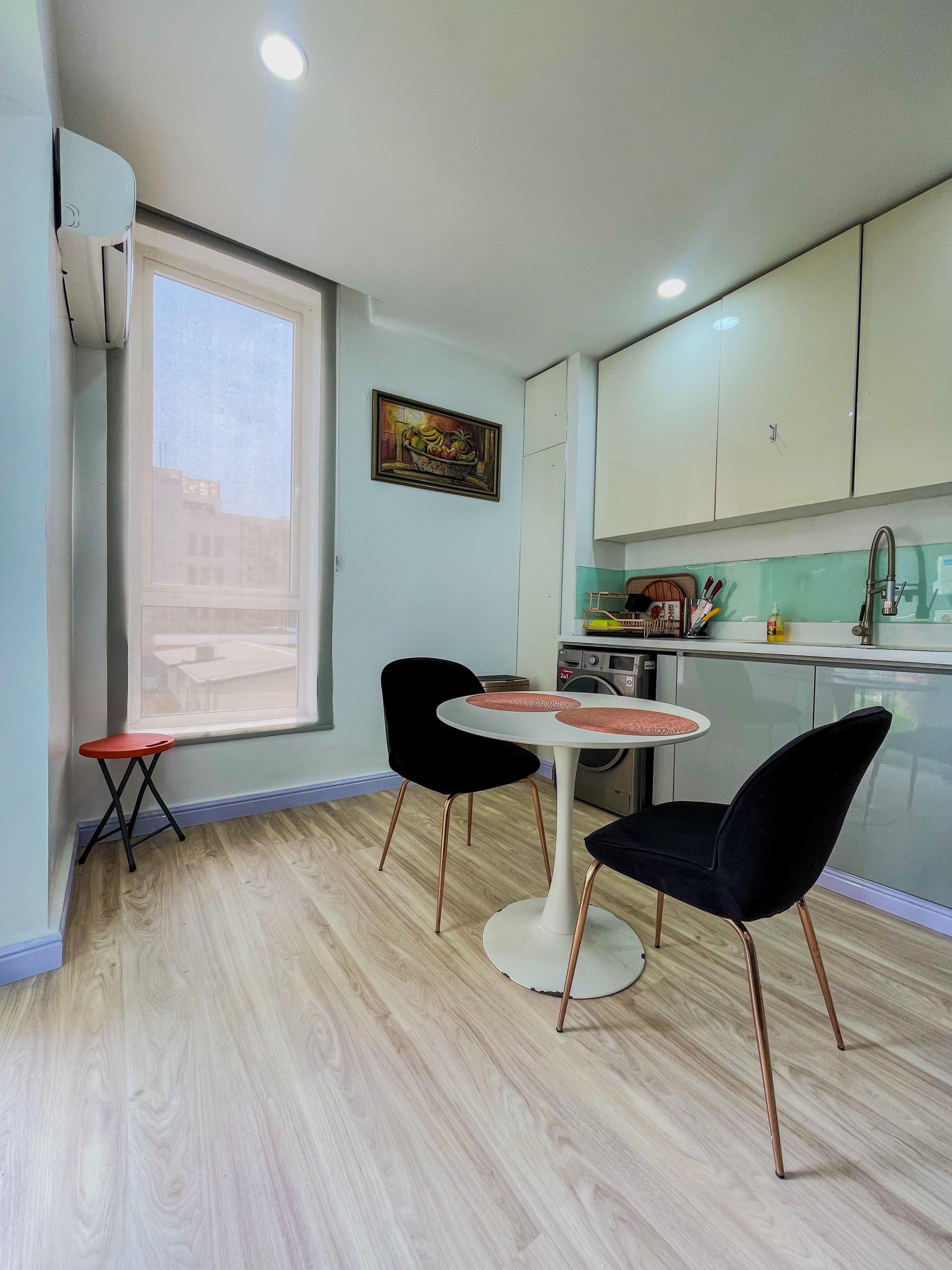 Modern 2-Bedroom City Escape in Victoria Island - Image 2