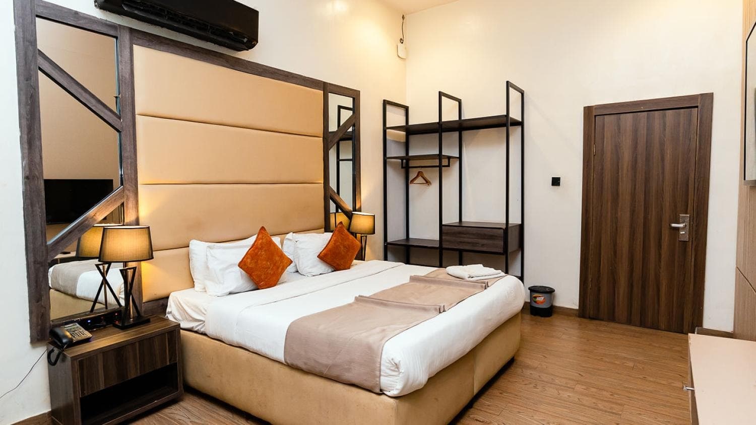 Elegant & Cozy Studio Apartment - Unit 1