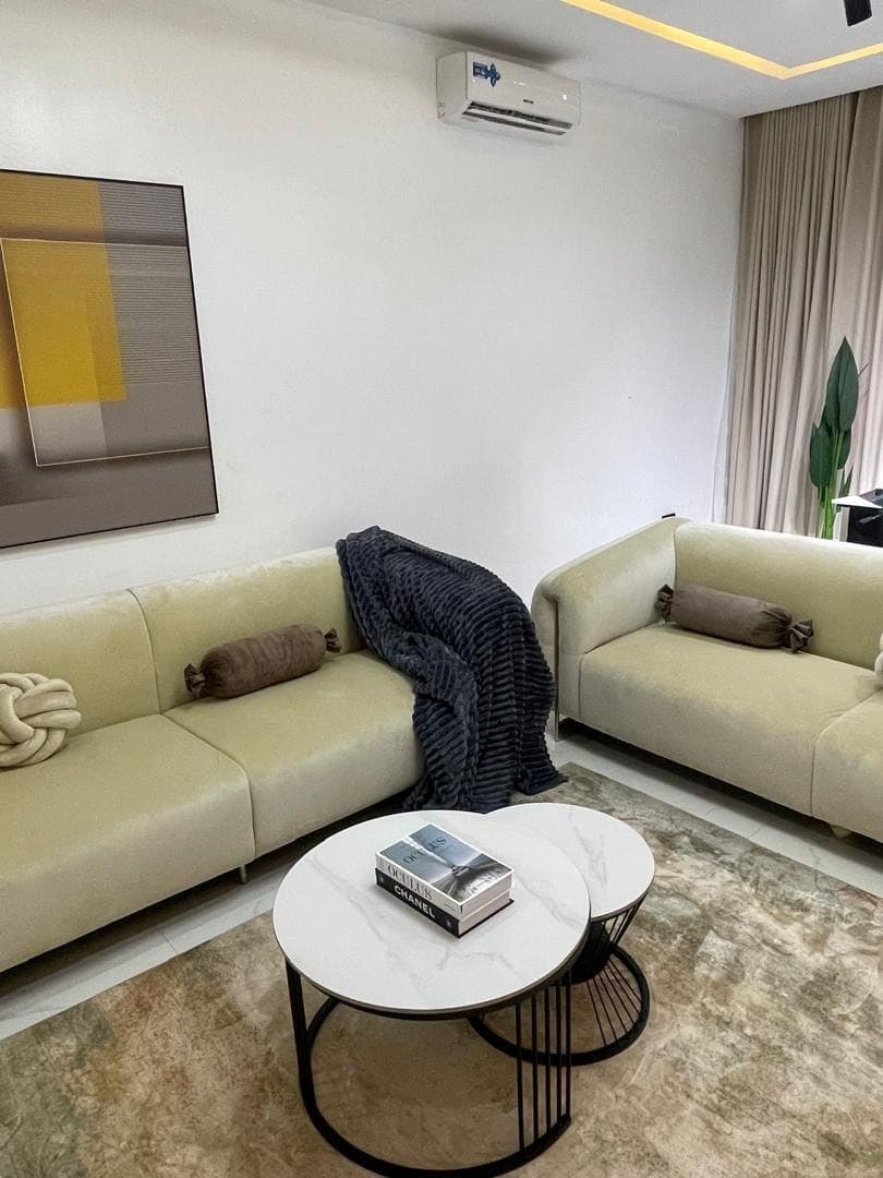 Farath Apartment Luxury 3-Bedroom Stay in the Heart of Abuja - Image 3
