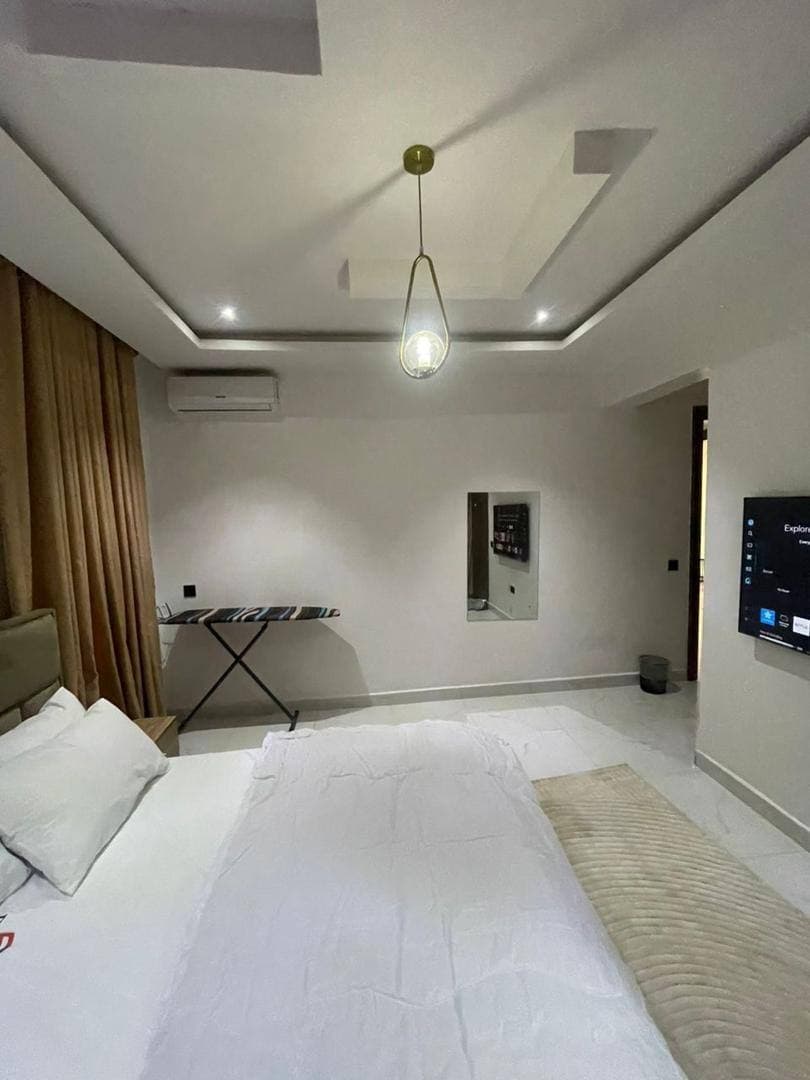 Farath Luxury Home | Premium Abuja Stay – Flat 4 - Image 5