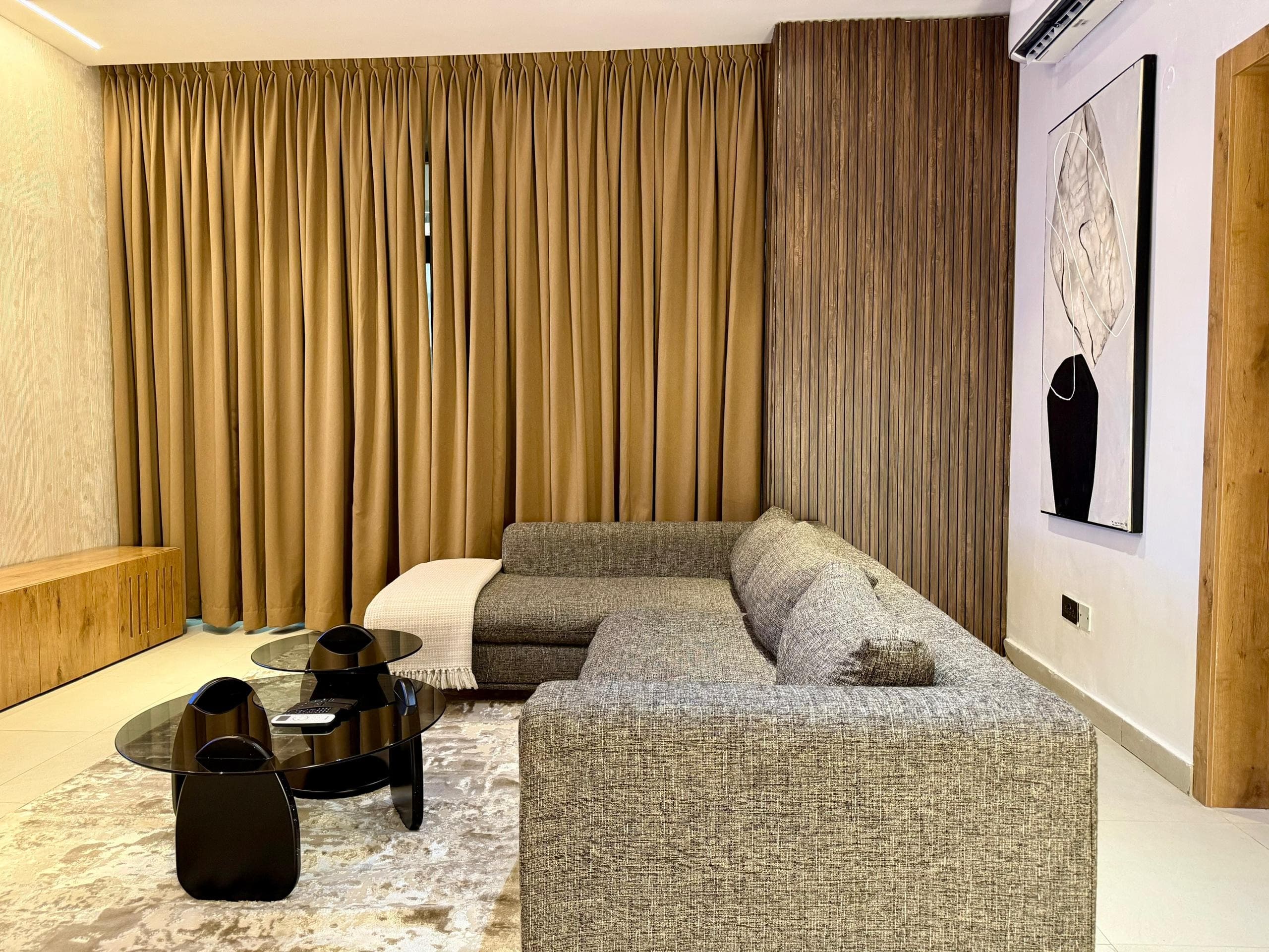 A3 1-Bedroom Oniru VI - Image 3
