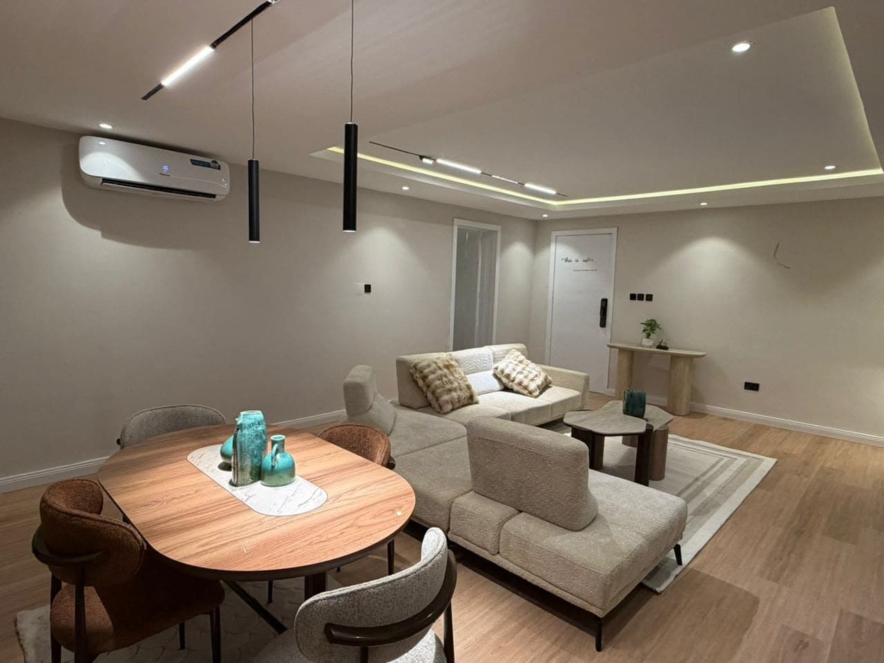 Maimi Luxury 1-Bedroom Apartment - Image 4