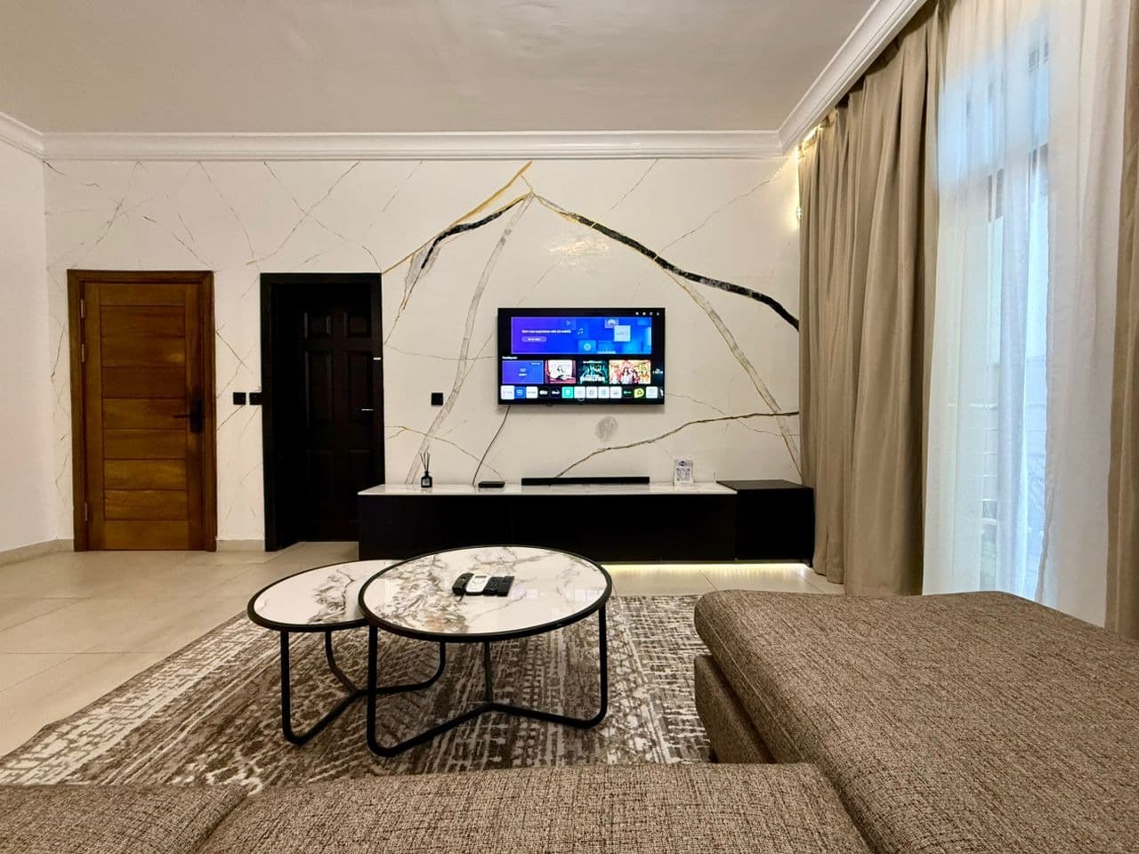 1-Bedroom A15 Vha Oniru, VI - Image 2