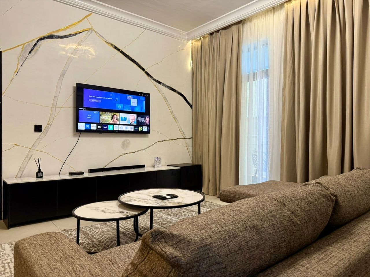 1-Bedroom A15 Vha Oniru, VI - Image 3