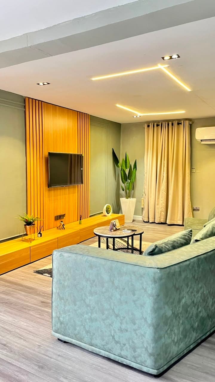 Sleek 1-Bedroom Retreat in Prime Location - Image 3