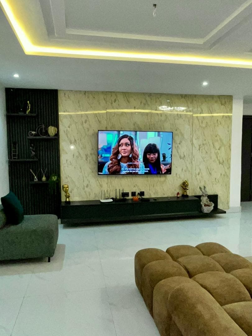 Fully Serviced Luxury 2-Bedroom Suite