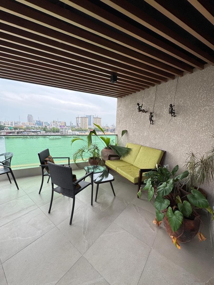 Luxury 1-Bedroom Waterfront - Image 4