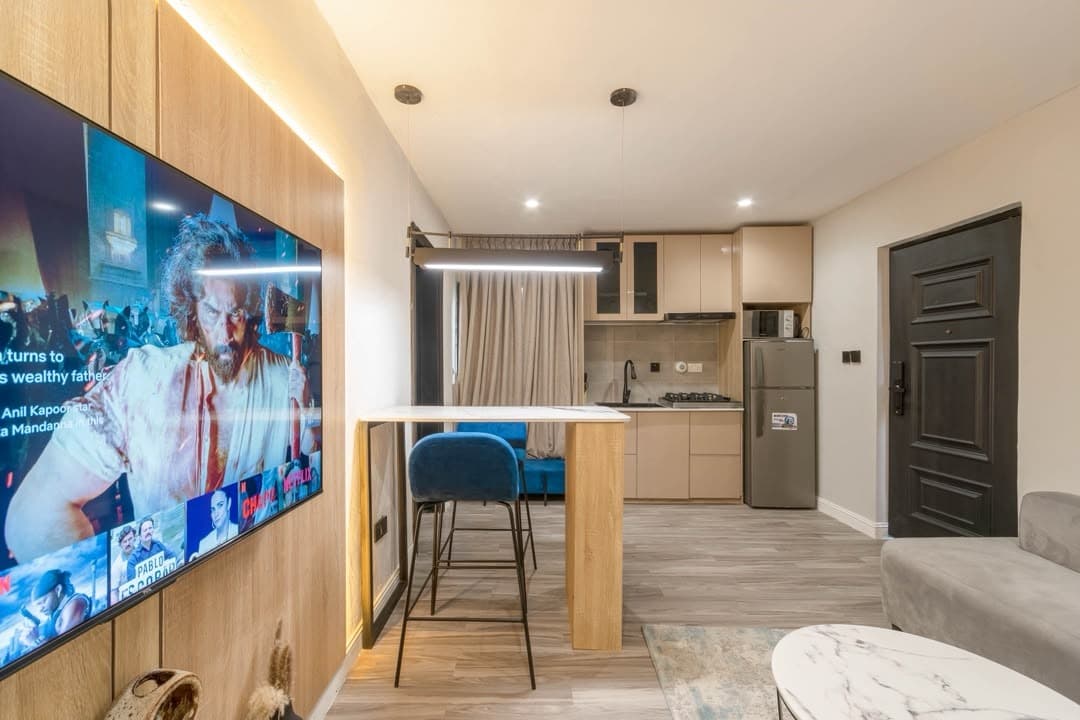 Lazy Nook One-Bedroom Apartment - Image 4