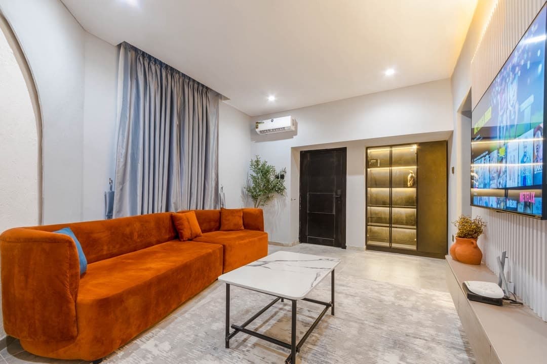 Dreamsville 1-Bedroom Apartment - Image 2
