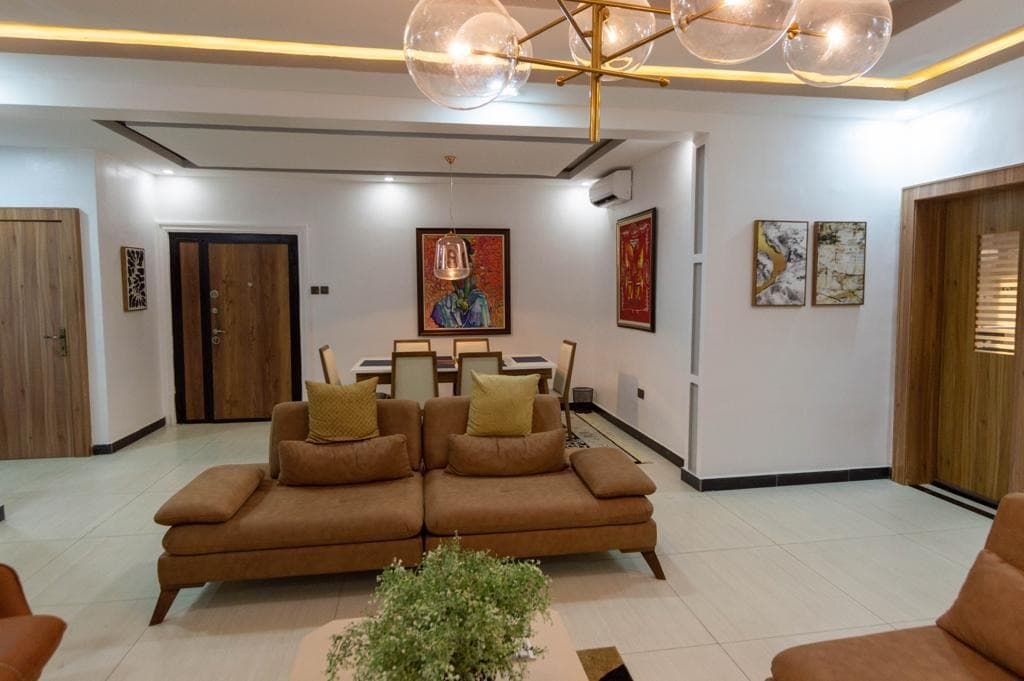 Luxury 3-Bedroom Apartment in Ikoyi - Image 2