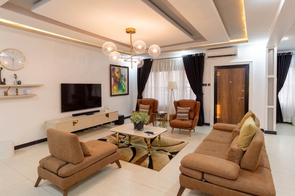 Luxury 3-Bedroom Apartment in Ikoyi - Image 3