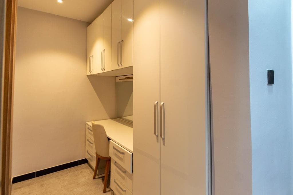 Luxury 3-Bedroom Apartment in Ikoyi - Image 5
