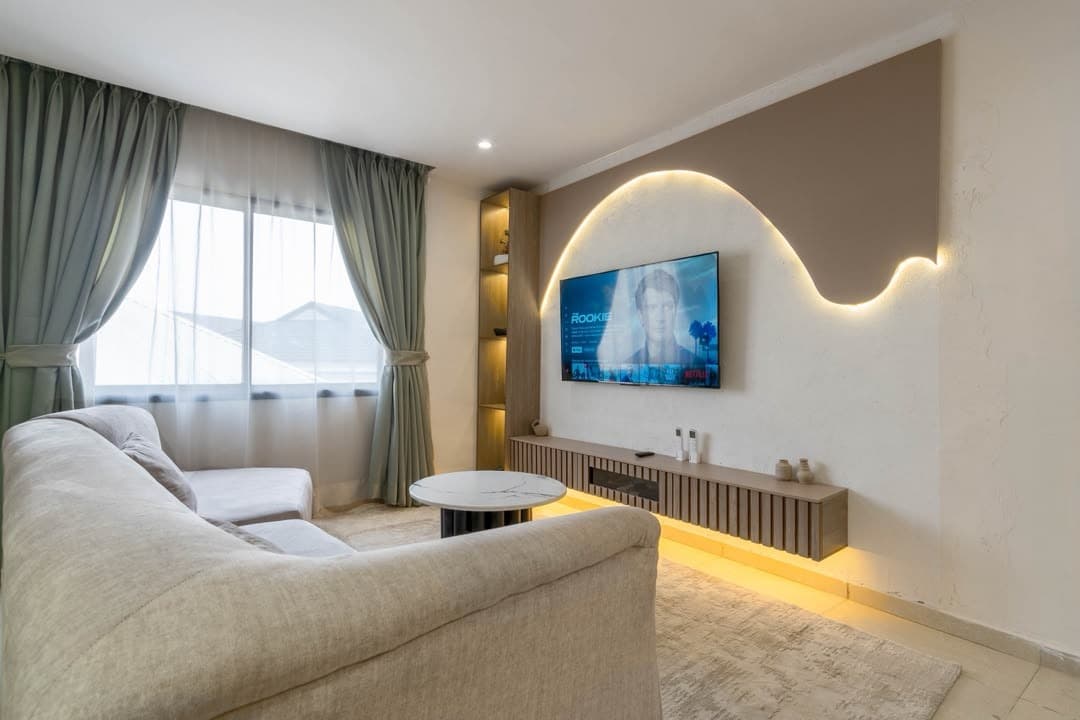 Bungalow One-Bedroom Apartment - Image 3