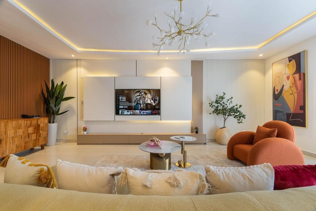 Beautiful 😍 and Luxurious 3-Bedroom Apartment - Image 2