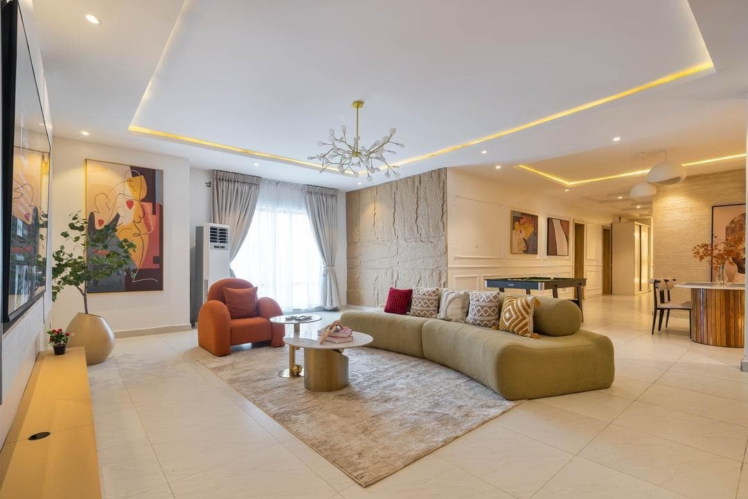 Beautiful 😍 and Luxurious 3-Bedroom Apartment - Image 3