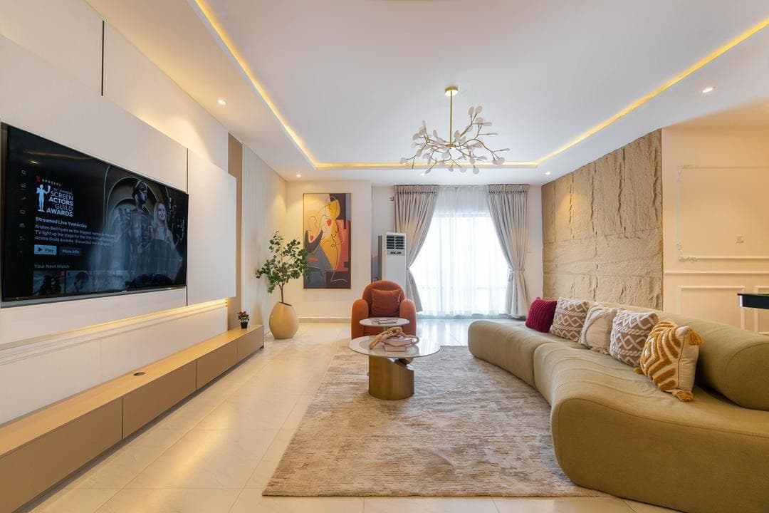 Beautiful 😍 and Luxurious 3-Bedroom Apartment - Image 4