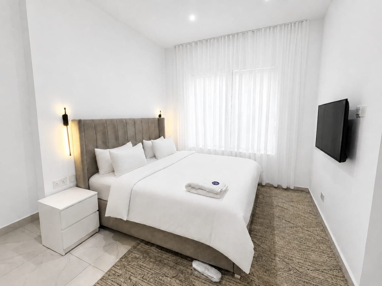 Bluerock Residences | Luxury 2-Bedroom Penthouse in Lekki Phase 1 - Image 3