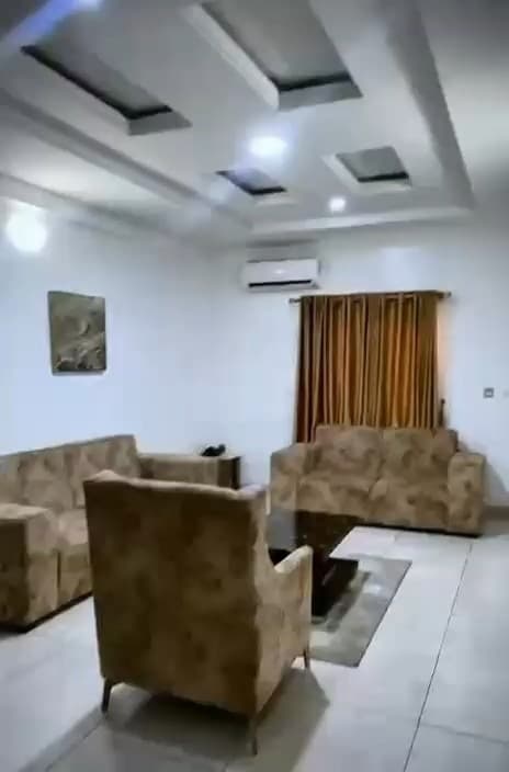 Brilsco Luxury 1-Bedroom Apartment