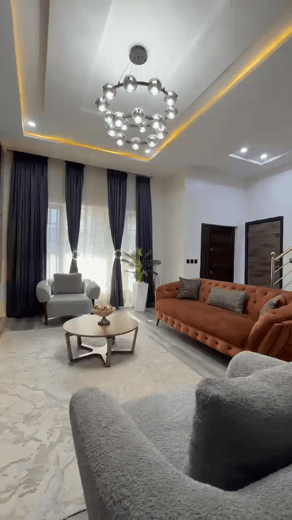 The Sassy Cue - 4-Bedroom Duplex in Ikota - Image 2
