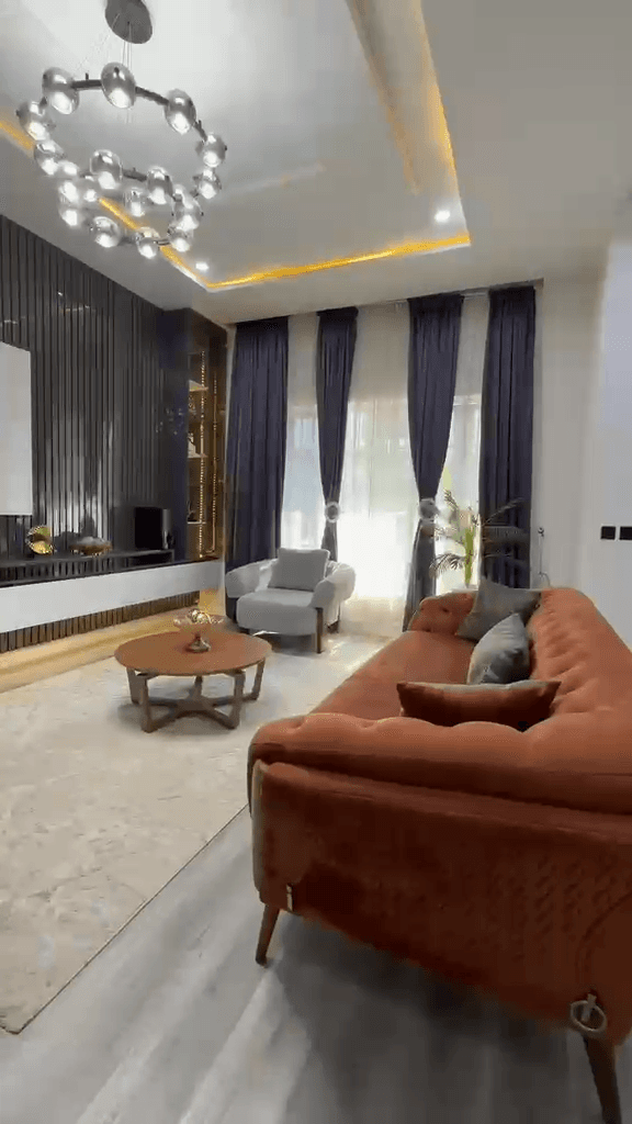 The Sassy Cue - 4-Bedroom Duplex in Ikota - Image 3