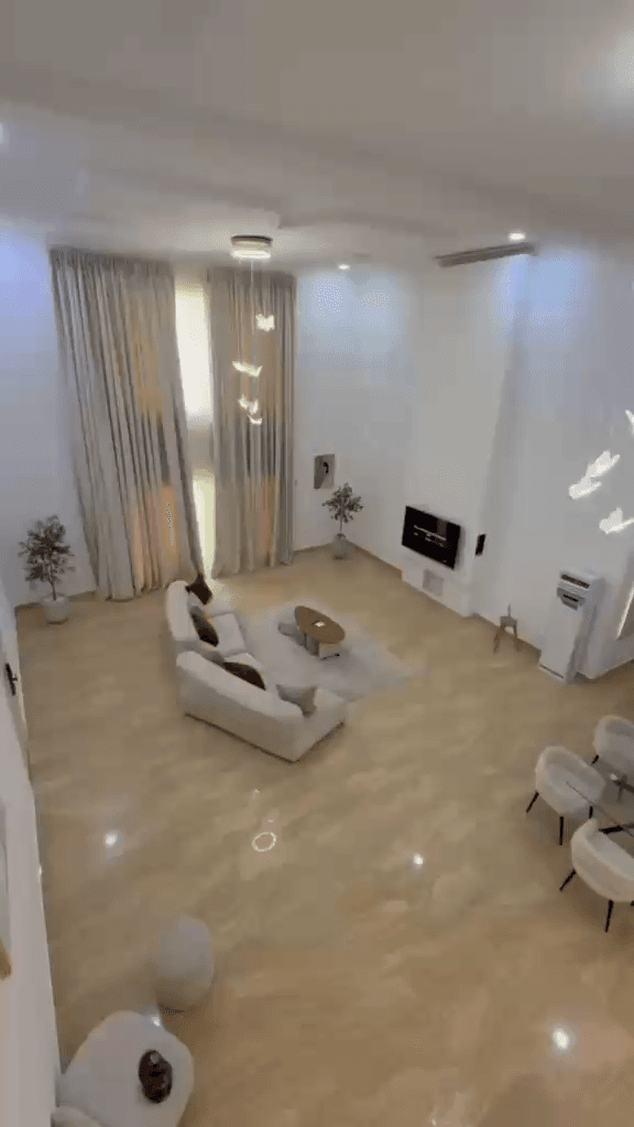Cave Luxury Exquisite 3-Bedroom Apartment in Parkview, Ikoyi - Image 4