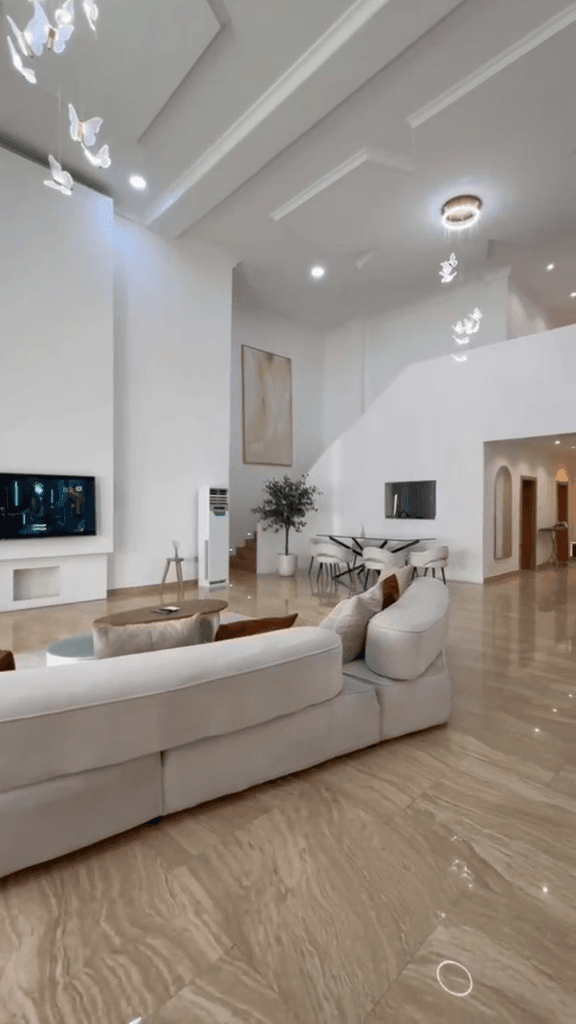 Cave Luxury Exquisite 3-Bedroom Apartment in Parkview, Ikoyi - Image 2