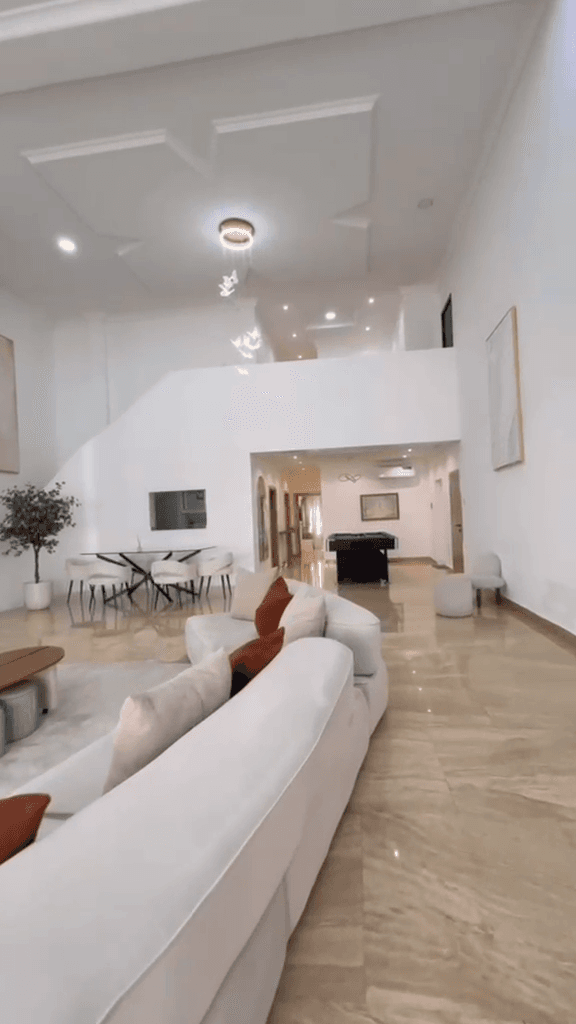 Cave Luxury Exquisite 3-Bedroom Apartment in Parkview, Ikoyi - Image 3