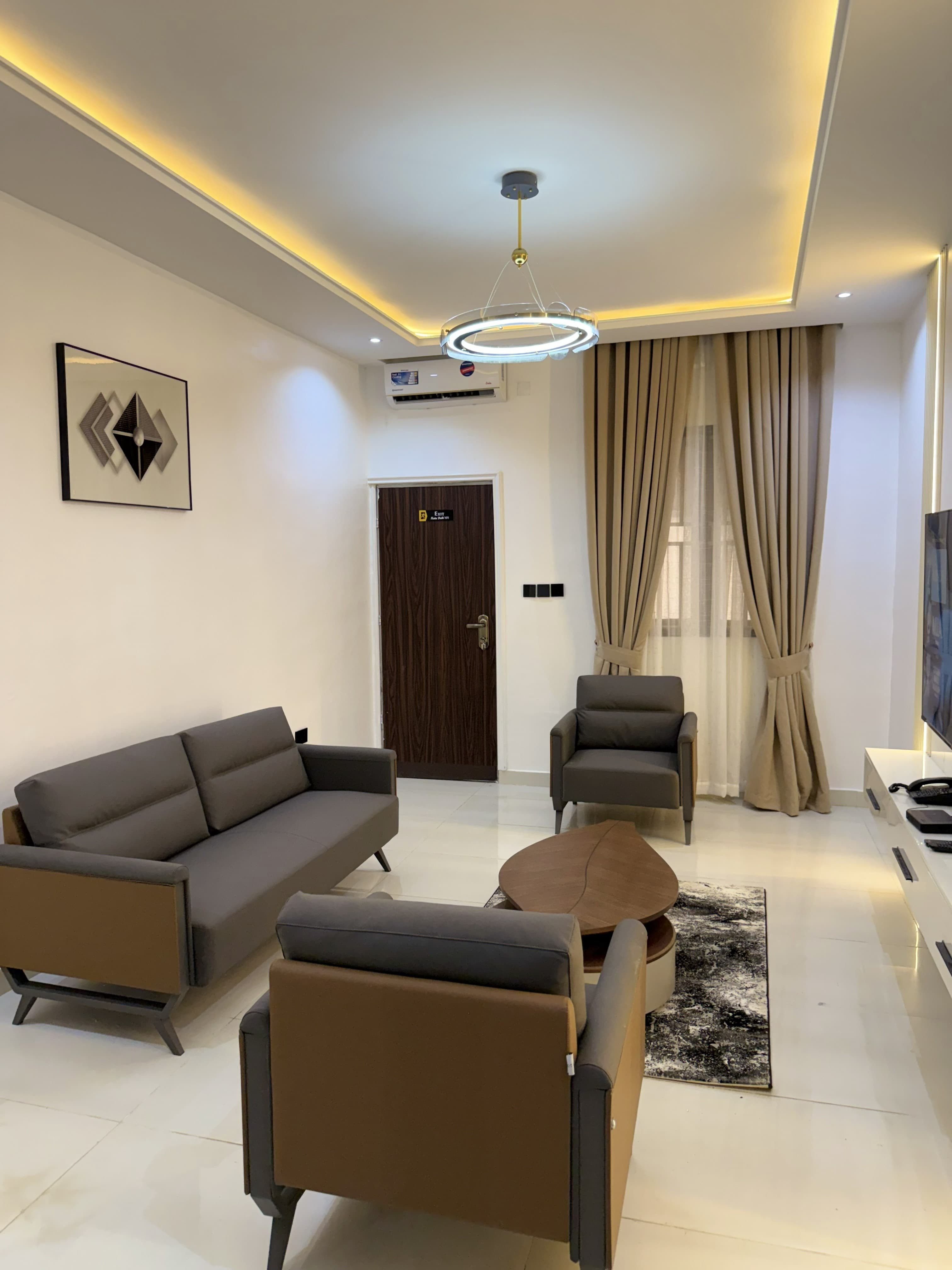The Solace Suite - a Refined 1-Bedroom Apartment