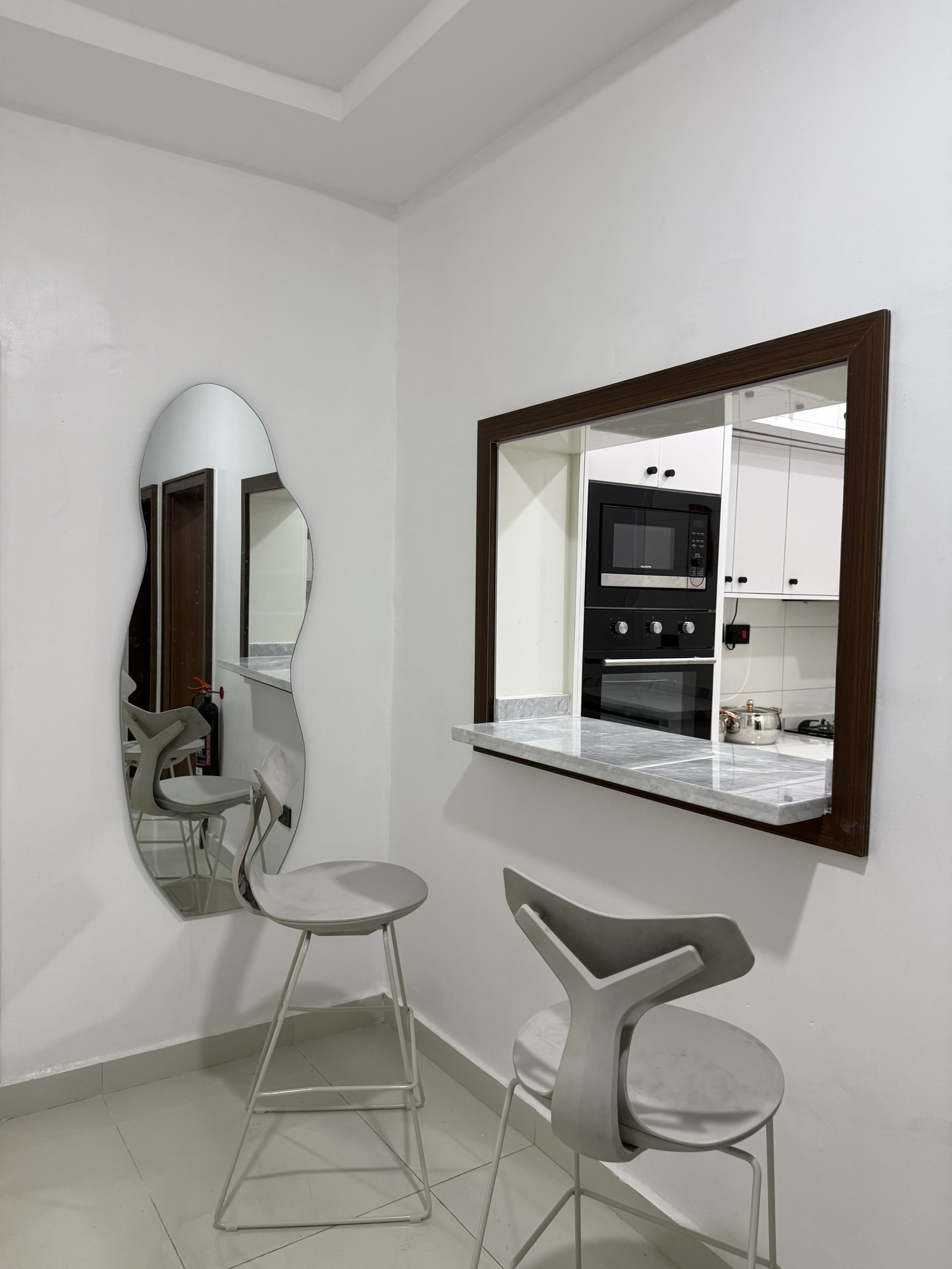 The Solace Suite - a Refined 1-Bedroom Apartment - Image 5