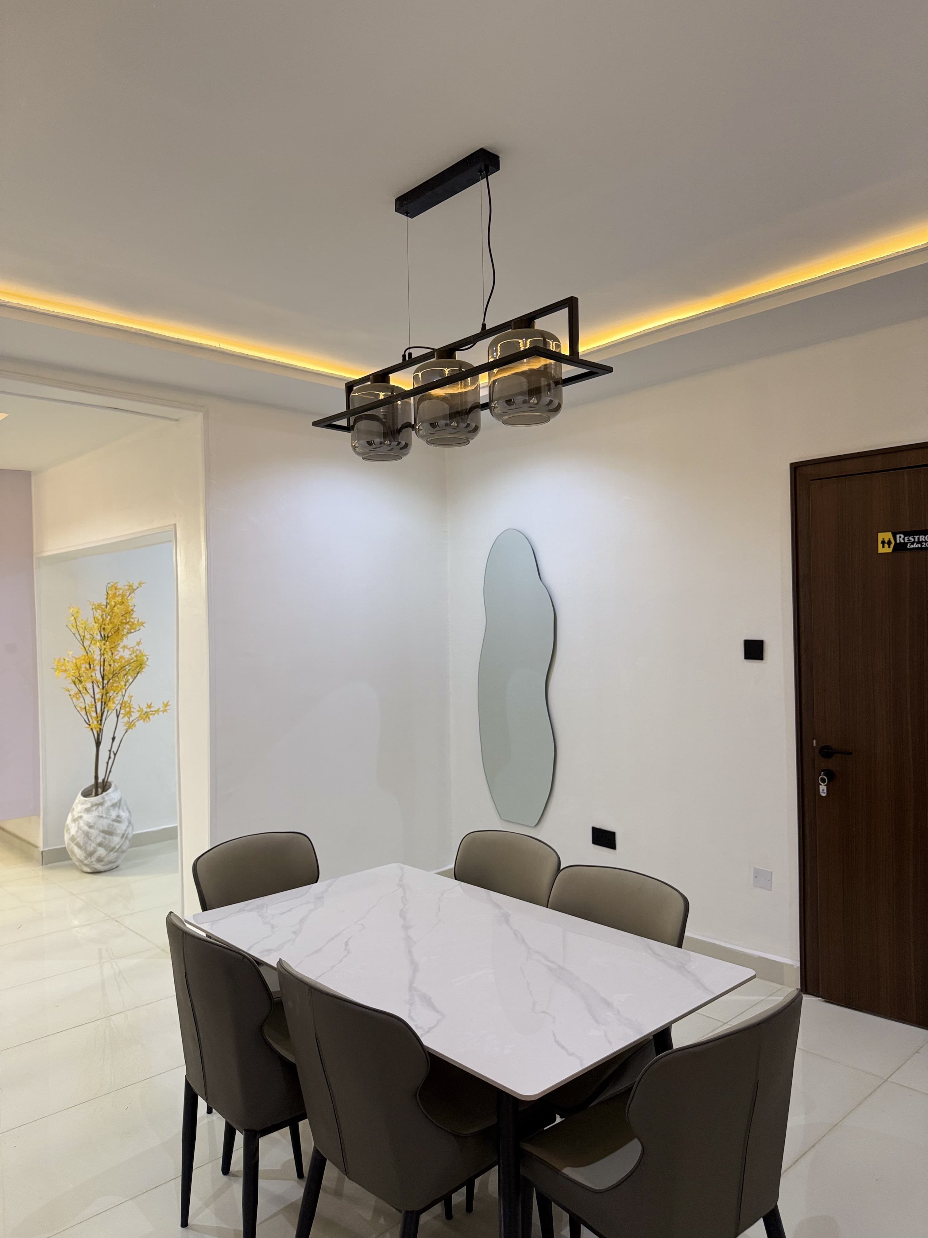 Aristotle Sophisticated 3-Bedroom Apartment - Image 2