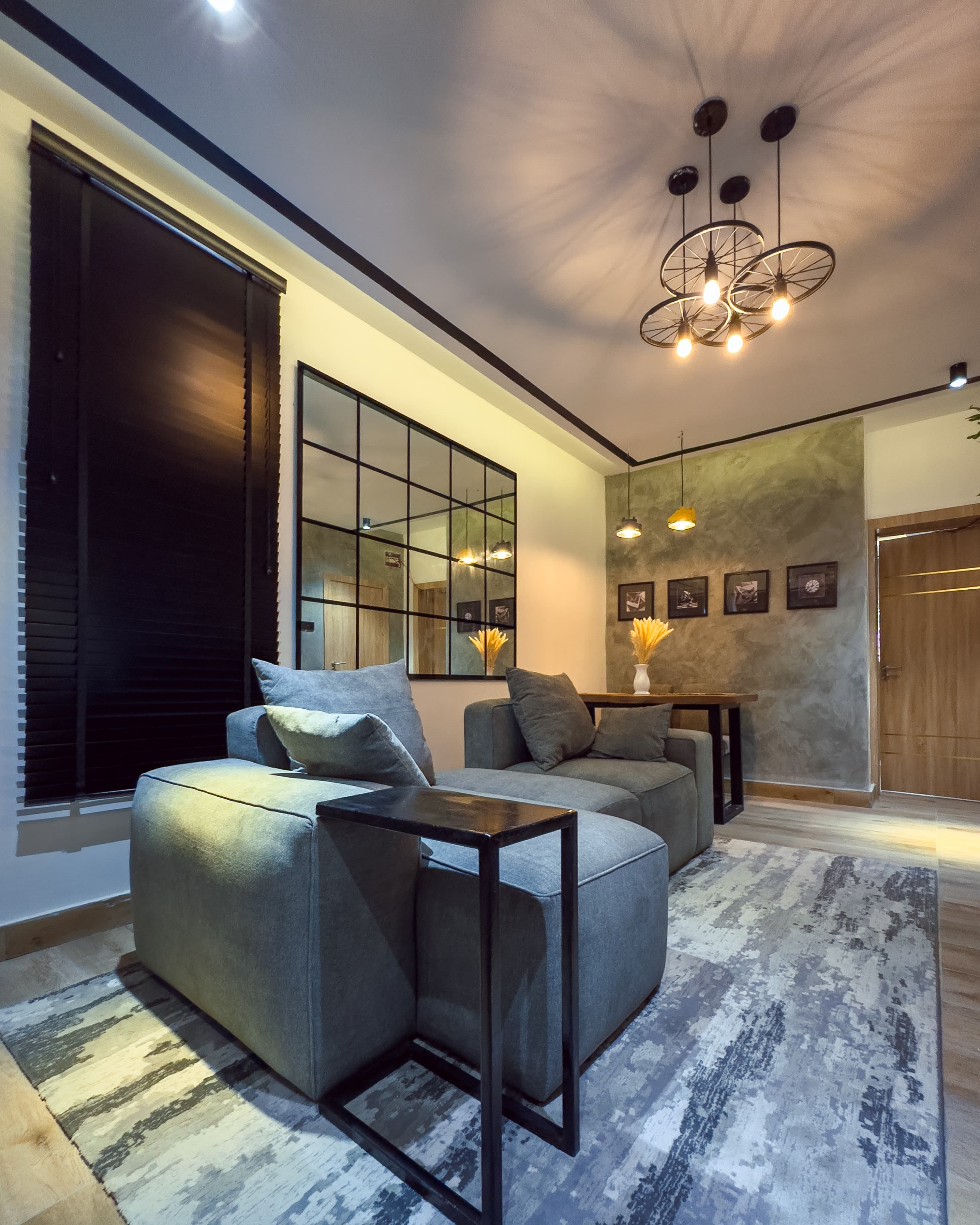 E7 Signature One-Bedroom - Image 2