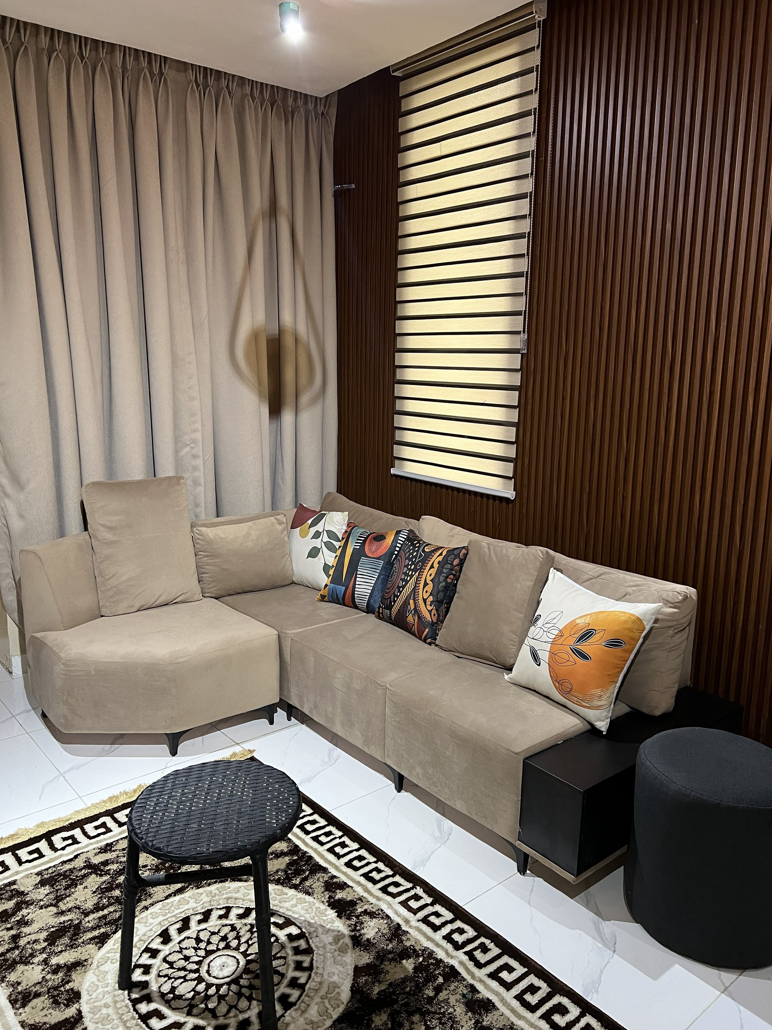 F7 Platinum One-Bedroom - Image 2