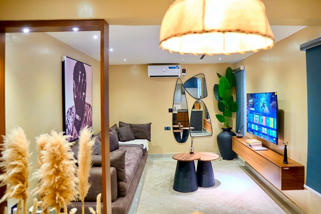 Luxembourg Luxury 1-Bedroom in Surulere