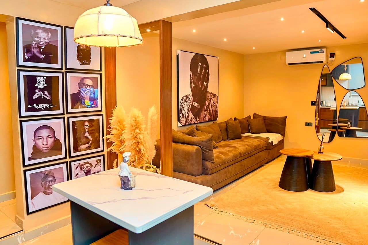 Luxembourg Luxury 1-Bedroom in Surulere - Image 4