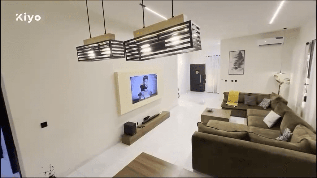 The Velvet Haven - Two Bedroom Luxury Escape - Image 3