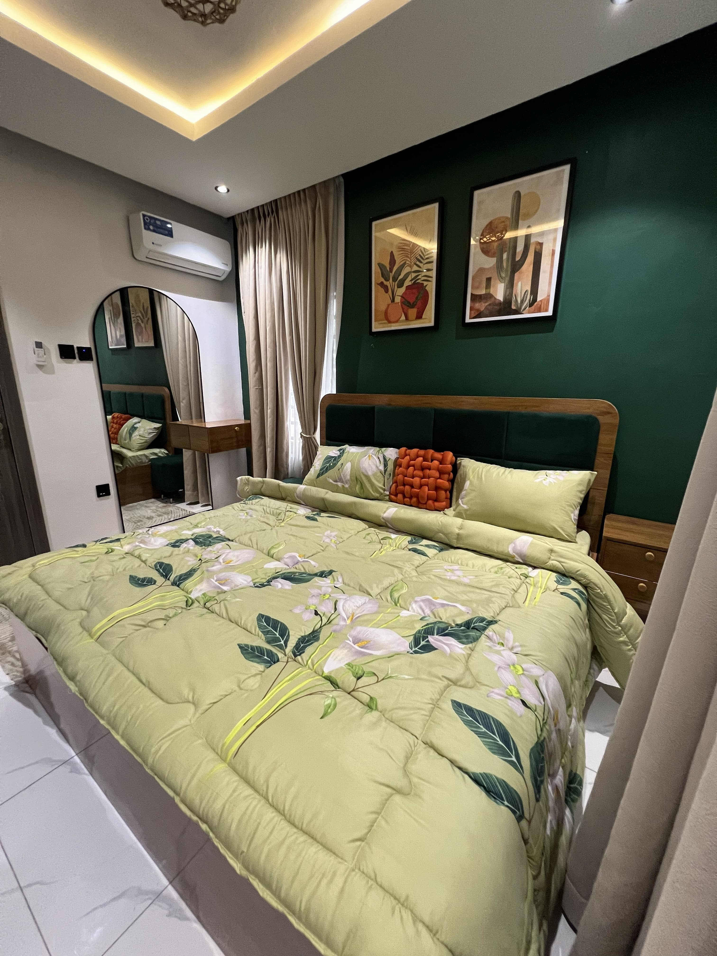 G2 One Bedroom Grand Suite - Image 5