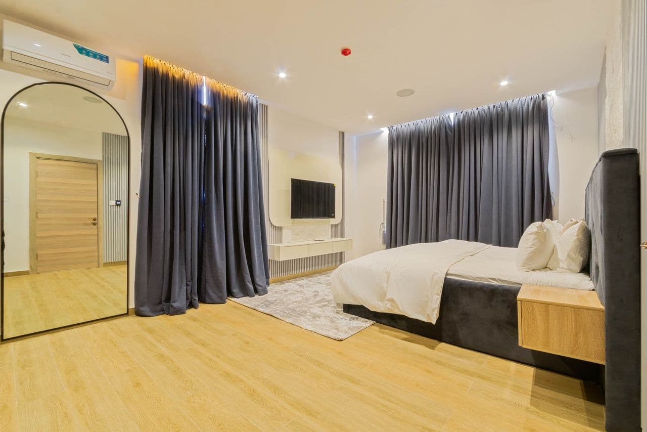 The Omini Apartments Luxury 2-Bedroom Urban Retreat - Image 5