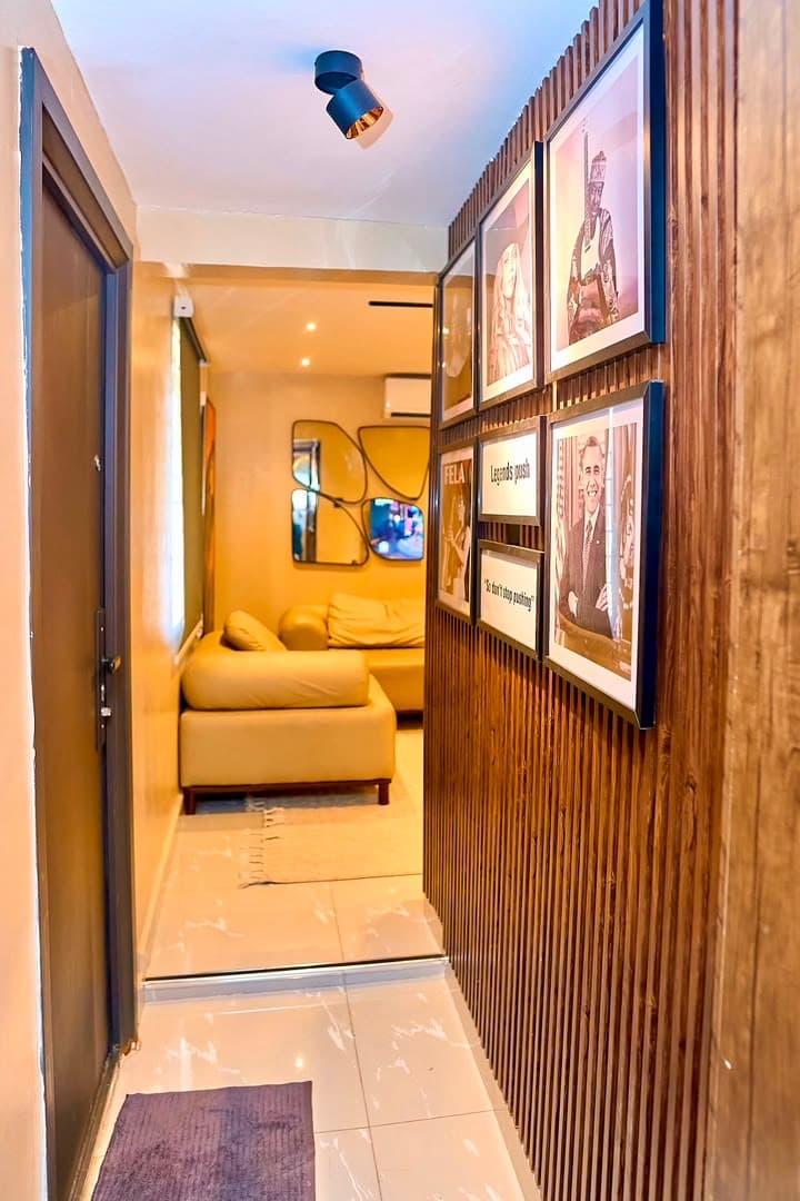 Luxembourg Luxury 1-Bedroom in Surulere - Image 3