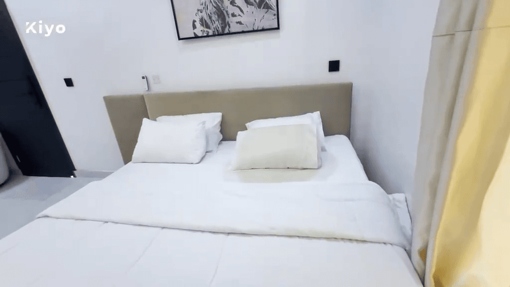 The Gilded Nest - Studio Luxury Hideaway - Image 5