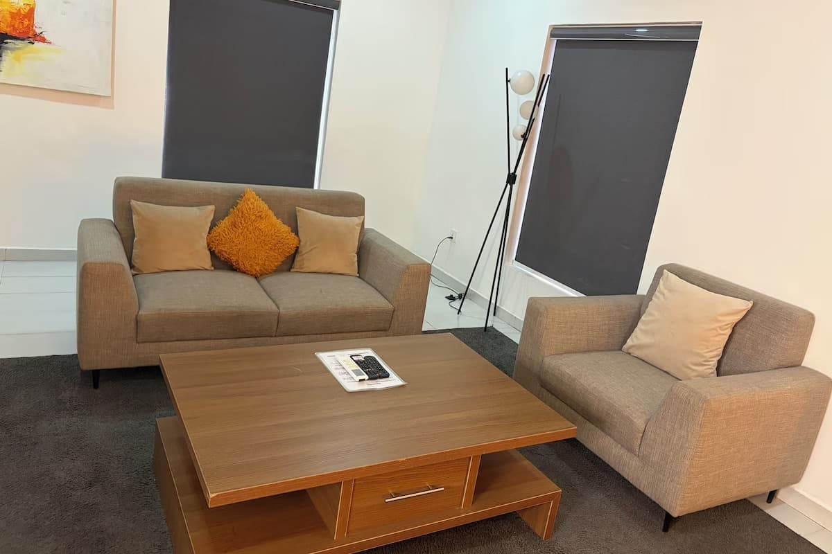 CITRON Refined 1-Bedroom Luxury Apartment - Image 2