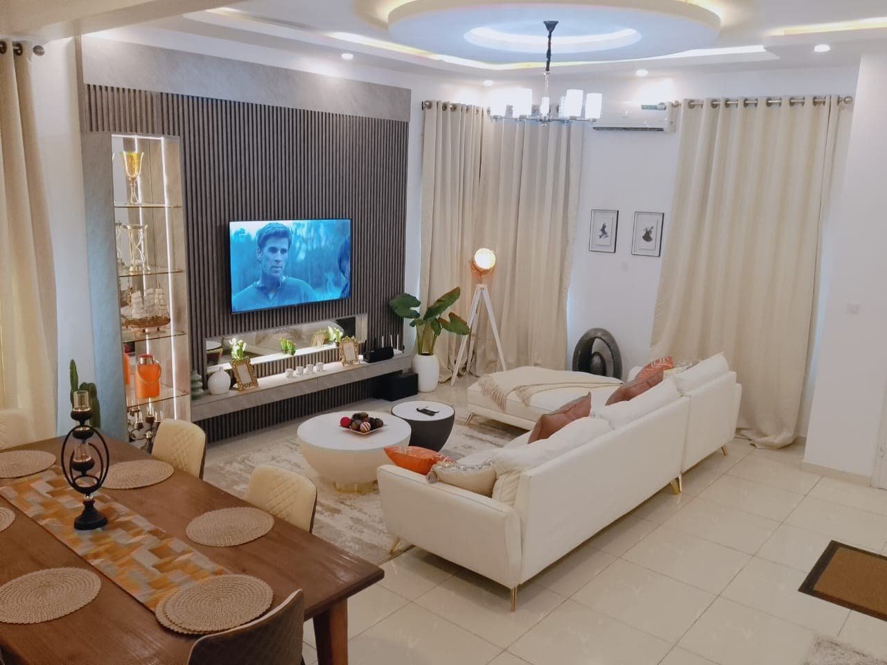 Stylish 4-Bedroom Escape in Lekki