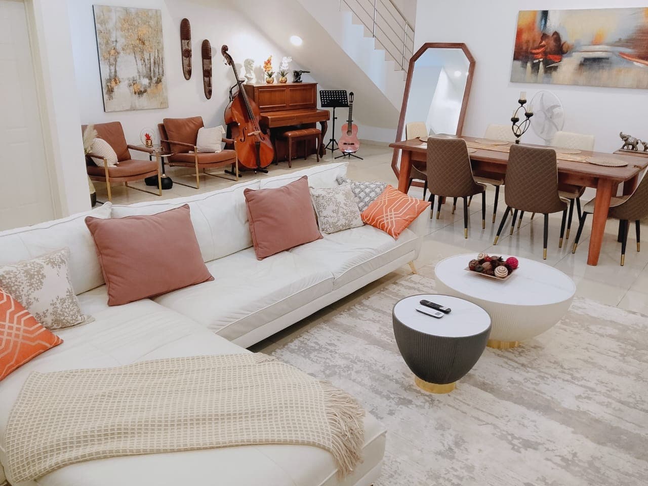 Stylish 4-Bedroom Escape in Lekki - Image 4