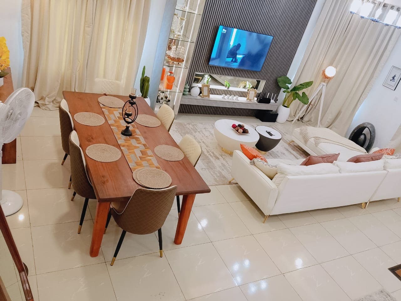 Stylish 4-Bedroom Escape in Lekki - Image 5