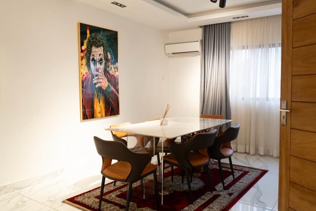 Luxury 3-Bedroom Serviced Residence/ - Image 3