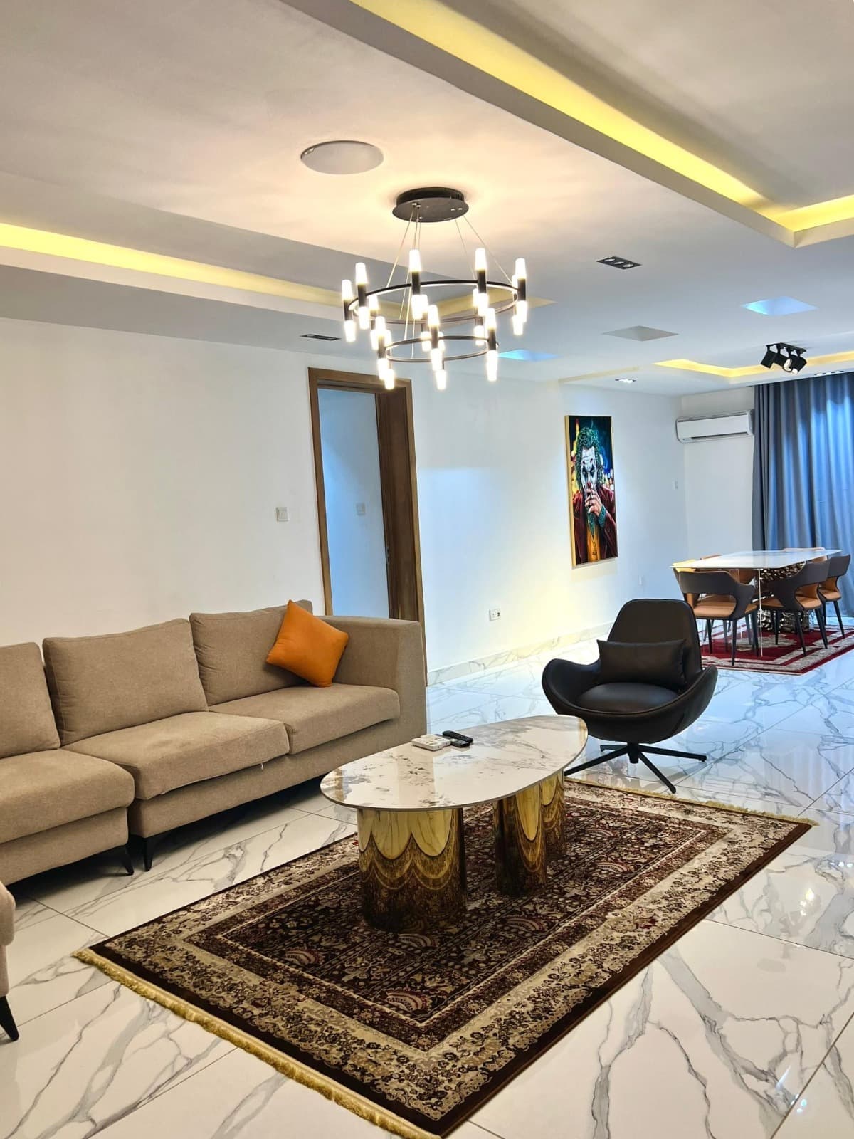 Luxury 3-Bedroom Serviced Residence/
