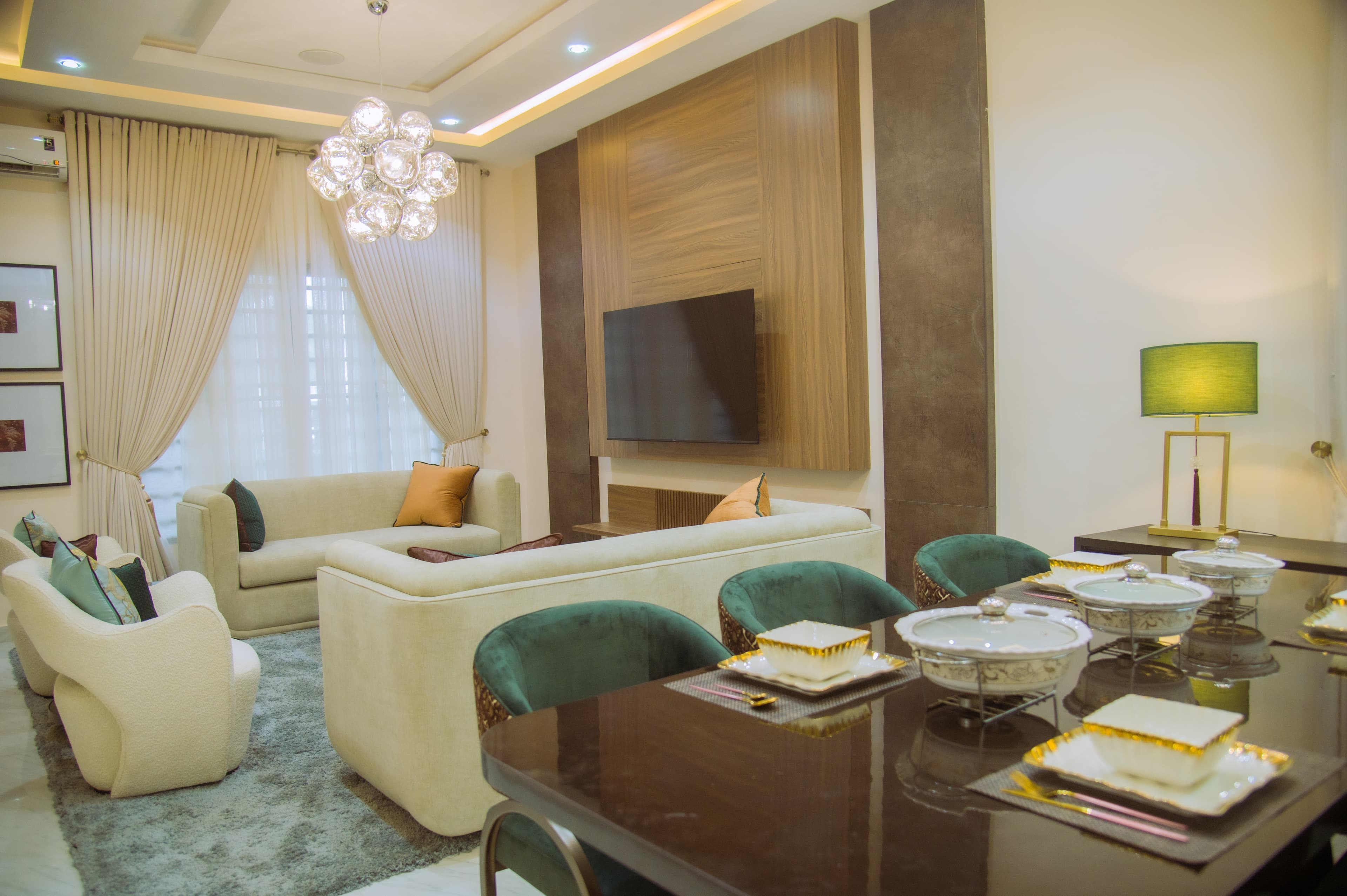 The Presidential Suite - Luxurious 4-Bedroom Retreat in Ikeja - Image 3