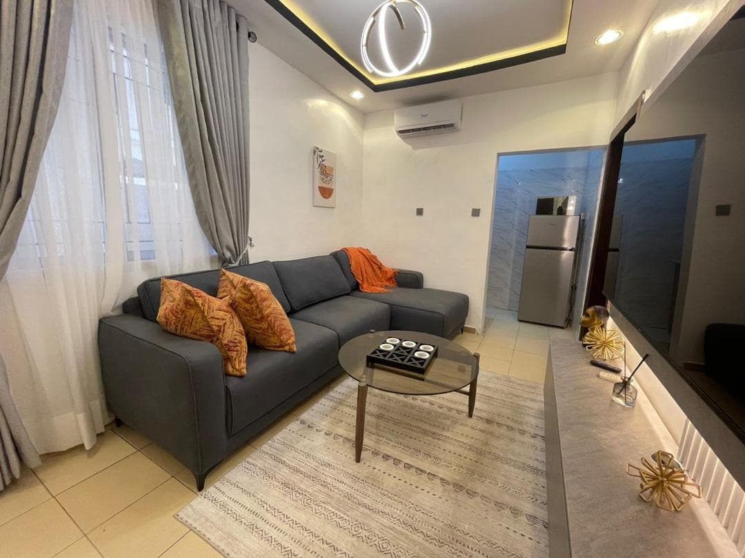 1 Bedroom Apartment at Lekki Phase 1 - Image 3